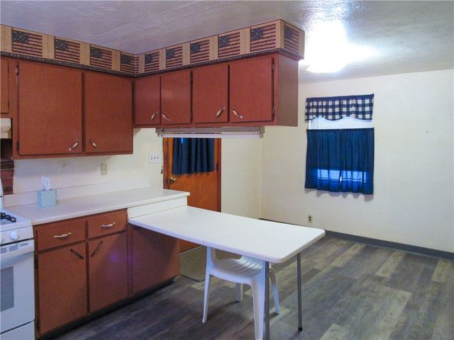 621 3RD St, N Versailles, PA 15137