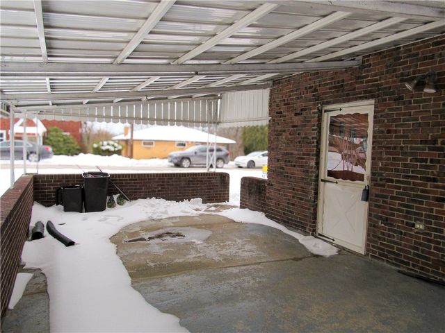 621 3RD St, N Versailles, PA 15137