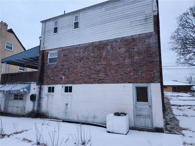 621 3RD St, N Versailles, PA 15137