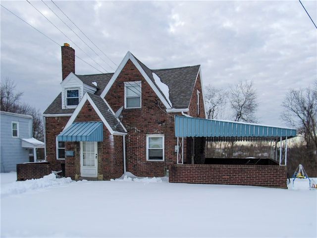 621 3RD St, N Versailles, PA 15137