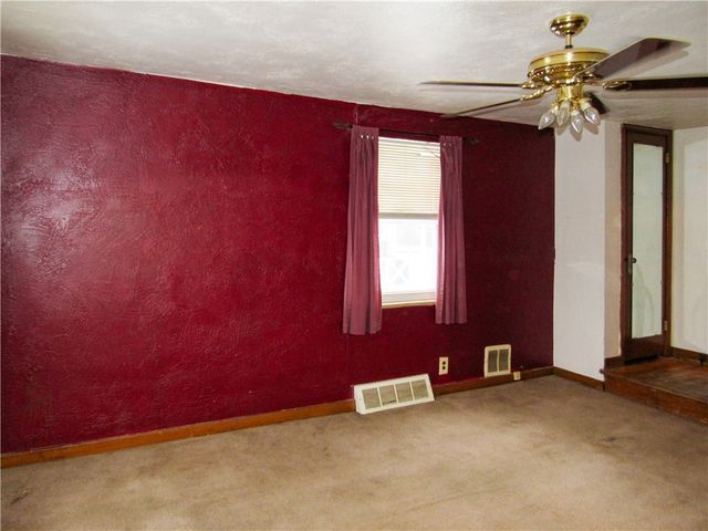 621 3RD St, N Versailles, PA 15137