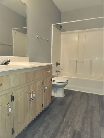 830 Decoy Court, Oak Grove, KY 42262