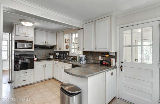 2117 Riverside Drive, Jackson, MS 39202