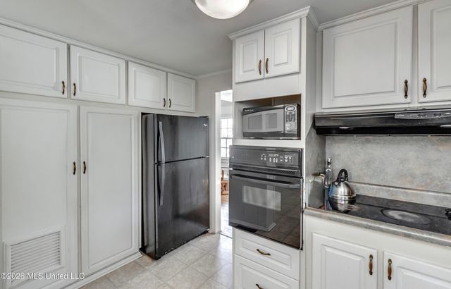 2117 Riverside Drive, Jackson, MS 39202