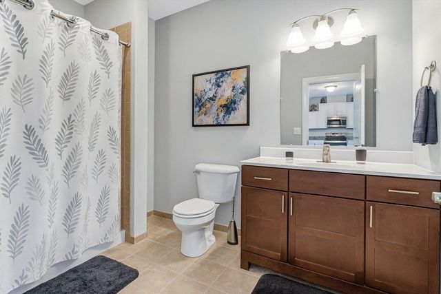 360 Andover St 1310, Danvers, MA 01923