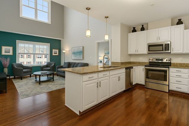 360 Andover St 1310, Danvers, MA 01923