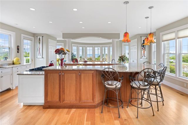 41 Castle Hill Avenue, Newport, RI 02840