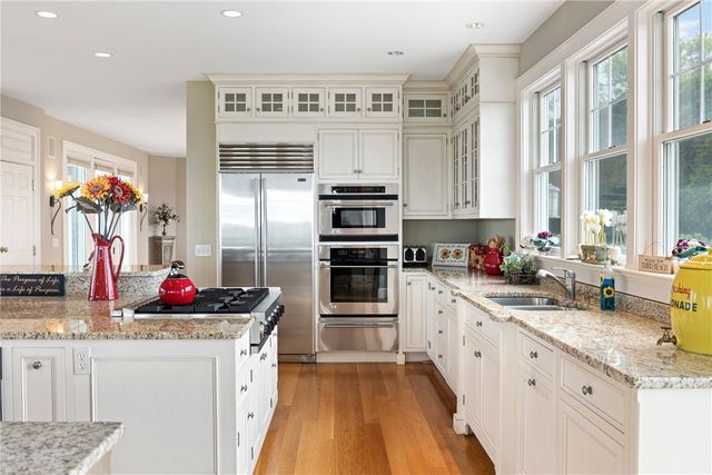 41 Castle Hill Avenue, Newport, RI 02840