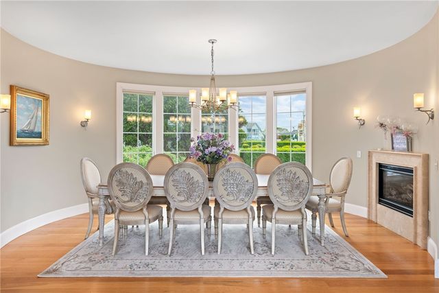 41 Castle Hill Avenue, Newport, RI 02840