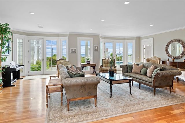 41 Castle Hill Avenue, Newport, RI 02840