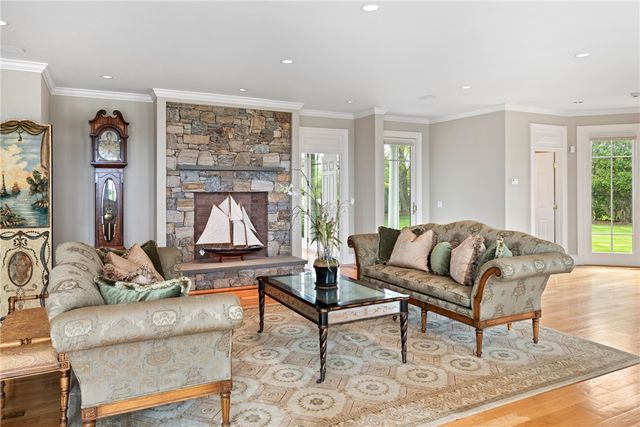 41 Castle Hill Avenue, Newport, RI 02840