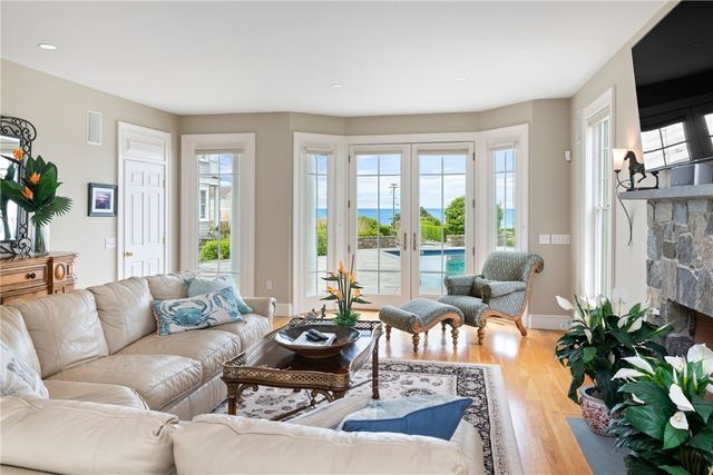 41 Castle Hill Avenue, Newport, RI 02840