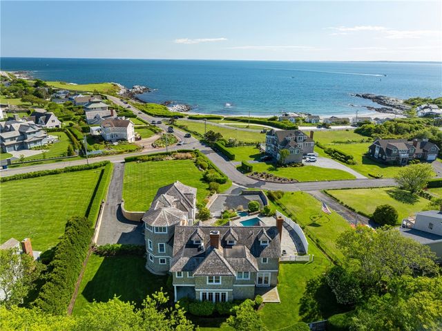 41 Castle Hill Avenue, Newport, RI 02840