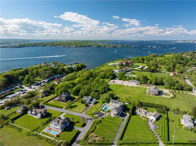 41 Castle Hill Avenue, Newport, RI 02840