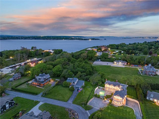 41 Castle Hill Avenue, Newport, RI 02840