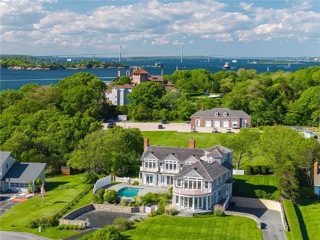 41 Castle Hill Avenue, Newport, RI 02840