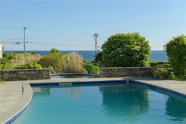 41 Castle Hill Avenue, Newport, RI 02840