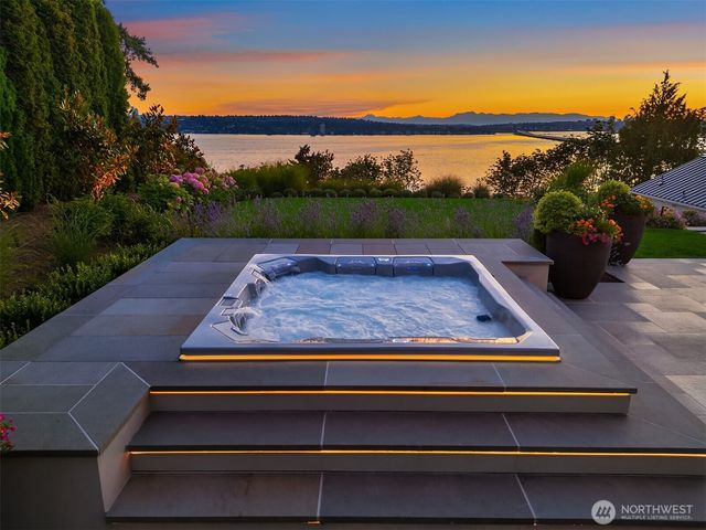 7545 NE 28th Place, Medina, WA 98039