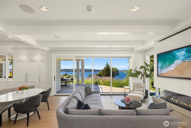 7545 NE 28th Place, Medina, WA 98039