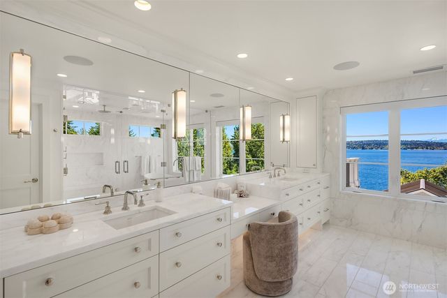 7545 NE 28th Place, Medina, WA 98039