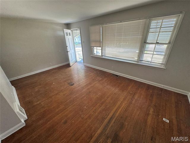 7804 Utica Drive, Hanley Hills, MO 63133