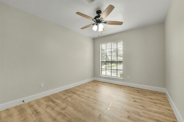839 Quiet Spring Ln, Houston, TX 77062
