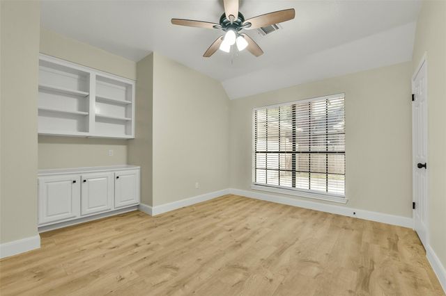839 Quiet Spring Ln, Houston, TX 77062