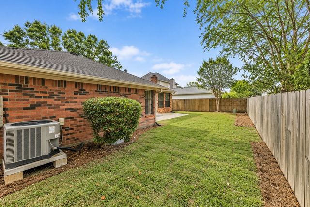 839 Quiet Spring Ln, Houston, TX 77062