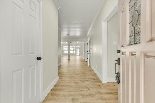 839 Quiet Spring Ln, Houston, TX 77062