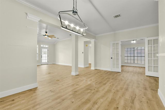 839 Quiet Spring Ln, Houston, TX 77062