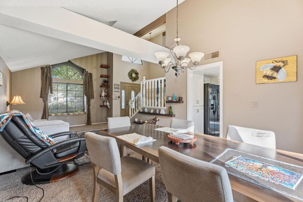 Image 14 of property listing at 6424 N Vagedes, Fresno, CA 93711