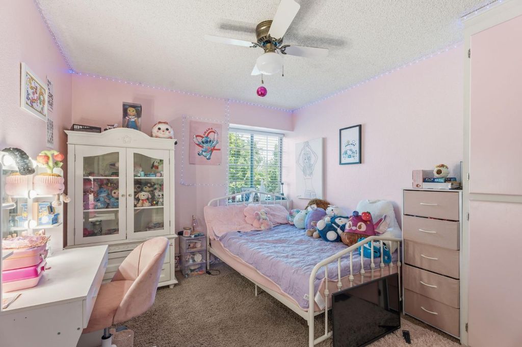 Image 28 of property listing at 6424 N Vagedes, Fresno, CA 93711