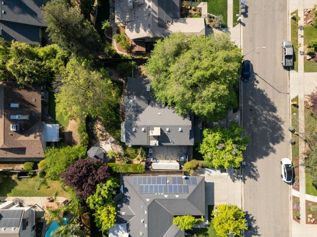 Image 46 of property listing at 6424 N Vagedes, Fresno, CA 93711