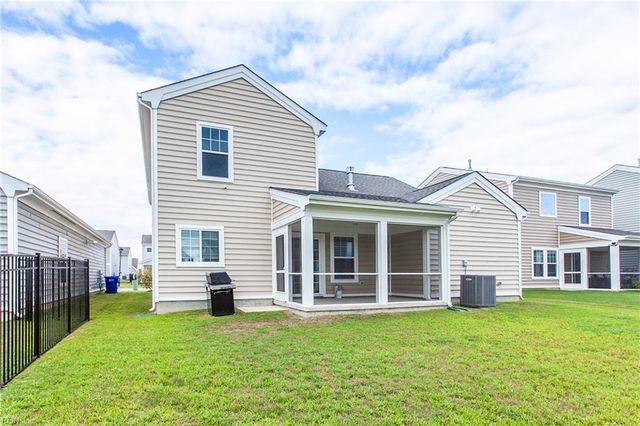 194 Norfleet LN, Suffolk, VA 23434