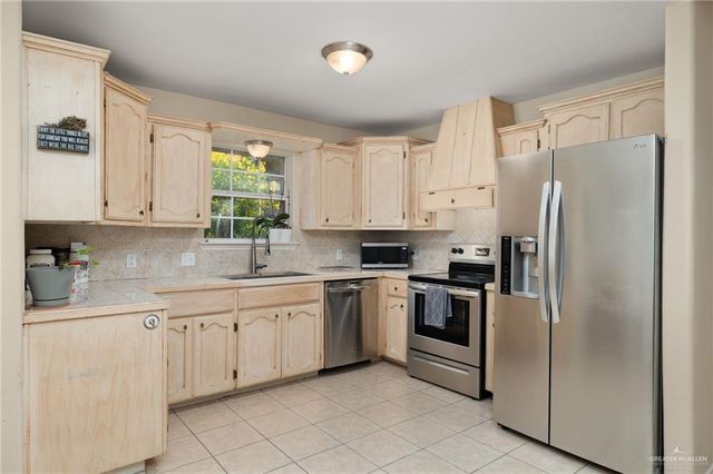 3117 N Kenyon Road, Edinburg, TX 78542