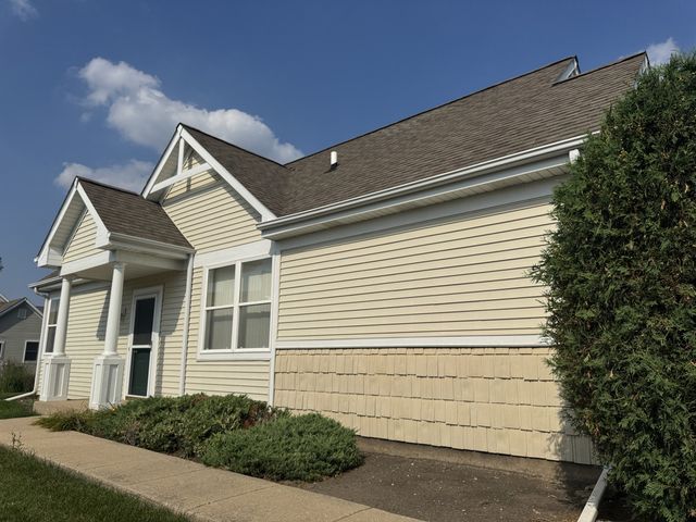 2558 Grant Park Court 2558, Crest Hill, IL 60403