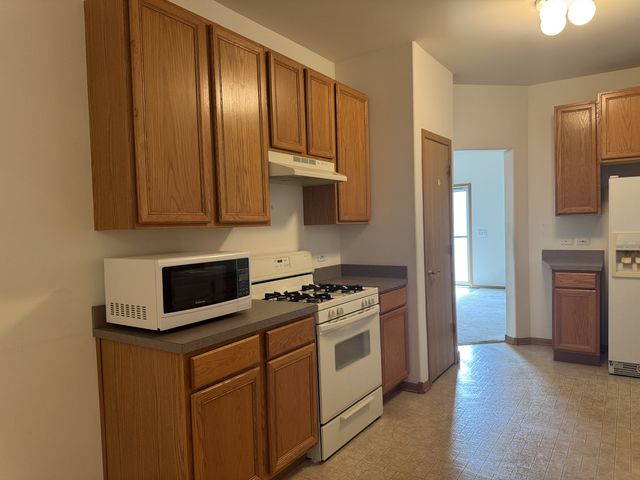 2558 Grant Park Court 2558, Crest Hill, IL 60403