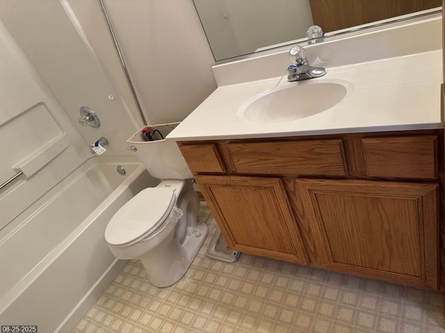 2558 Grant Park Court 2558, Crest Hill, IL 60403