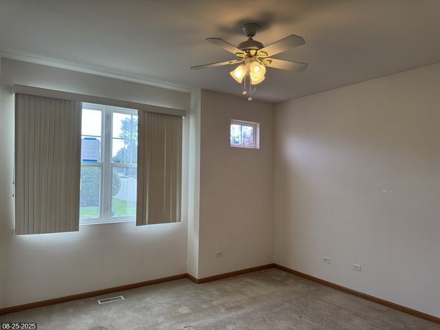 2558 Grant Park Court 2558, Crest Hill, IL 60403