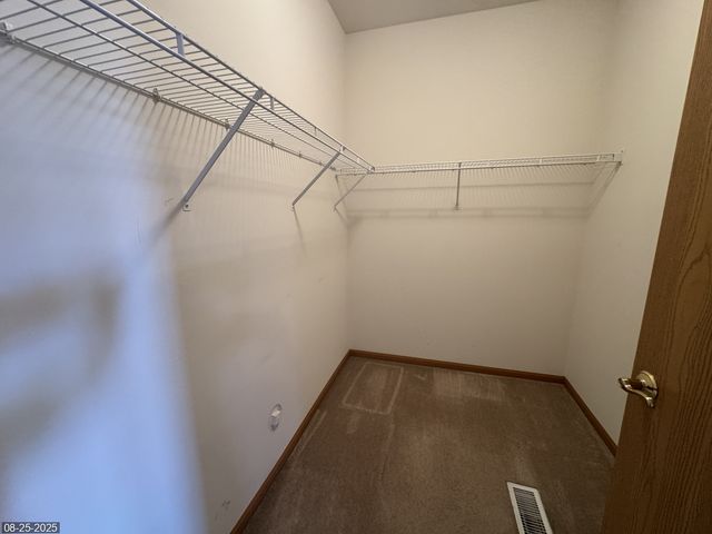 2558 Grant Park Court 2558, Crest Hill, IL 60403