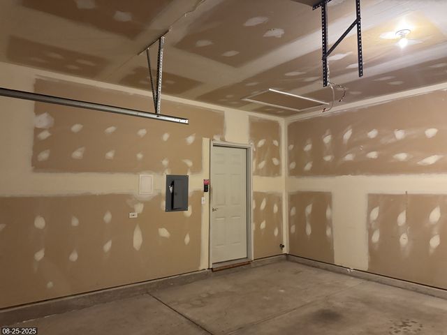 2558 Grant Park Court 2558, Crest Hill, IL 60403