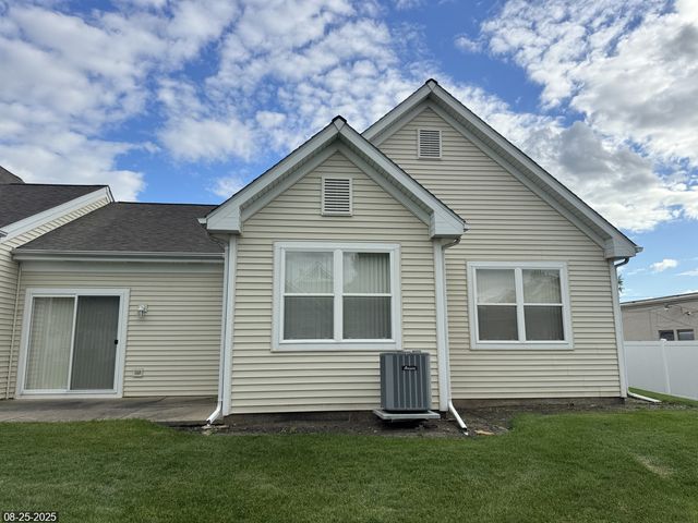 2558 Grant Park Court 2558, Crest Hill, IL 60403