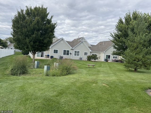 2558 Grant Park Court 2558, Crest Hill, IL 60403