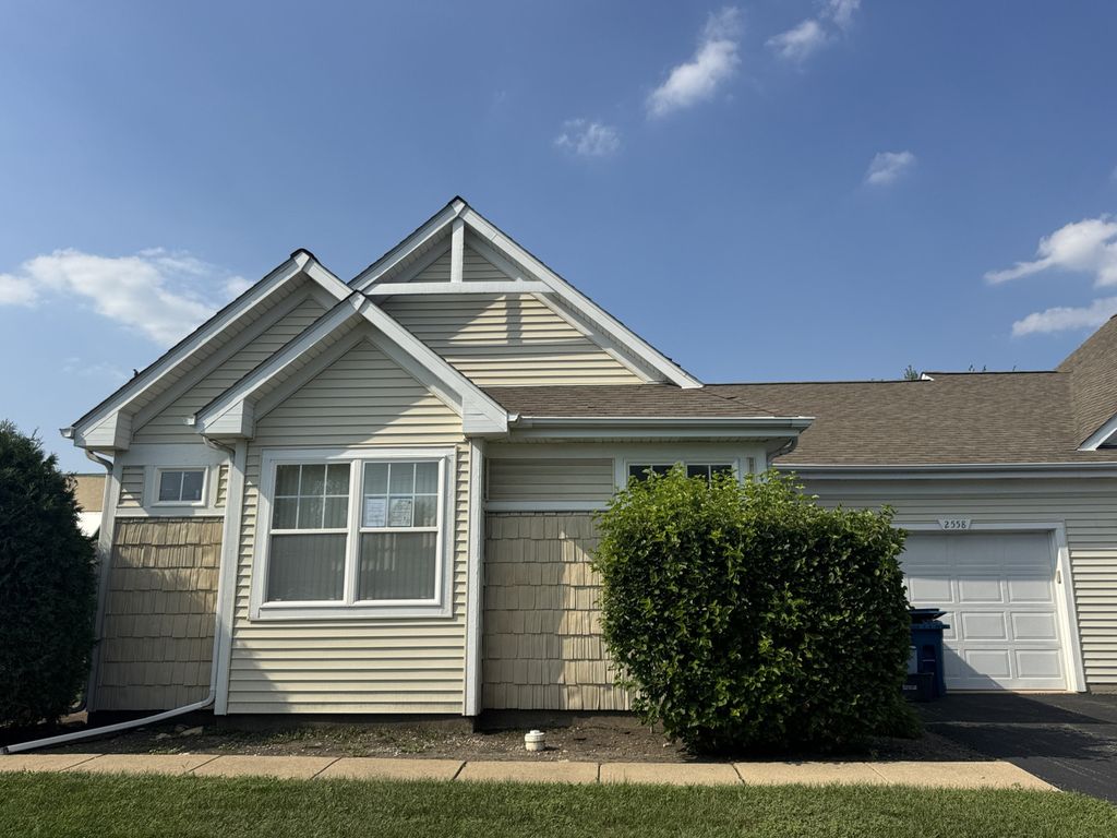 2558 Grant Park Court 2558, Crest Hill, IL 60403