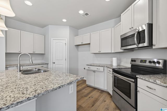 8036 KENSINGTON TRAIL, Calera, AL 35040