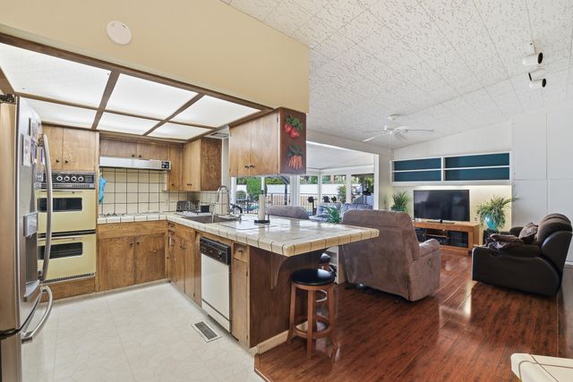 5208 Greenbrier Avenue, Bakersfield, CA 93306