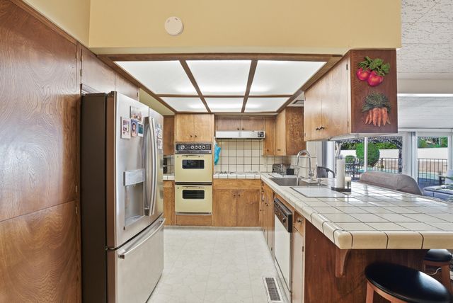 5208 Greenbrier Avenue, Bakersfield, CA 93306