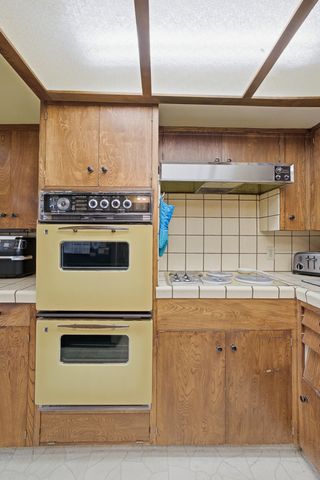 5208 Greenbrier Avenue, Bakersfield, CA 93306