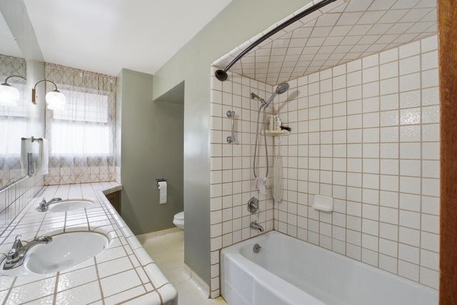 5208 Greenbrier Avenue, Bakersfield, CA 93306