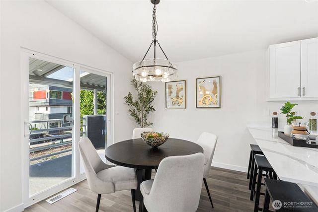 7002 42nd Avenue S, Seattle, WA 98118